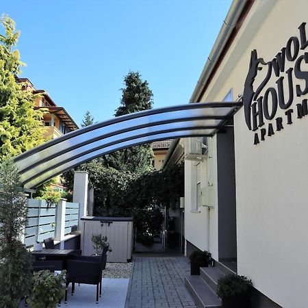 Wolf House Apartman ซาลาแอแกร์แซค ภายนอก รูปภาพ
