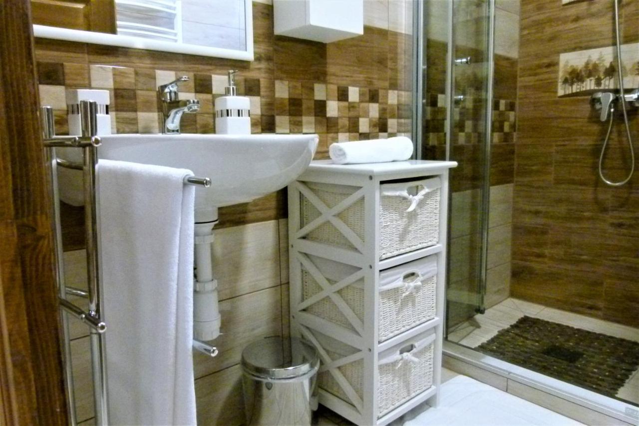 Wolf House Apartman ซาลาแอแกร์แซค ภายนอก รูปภาพ